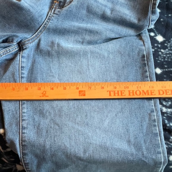 A Beautiful Soul 25” High Rise Crop Jeans in Size 10, NWT - Picture 7 of 16